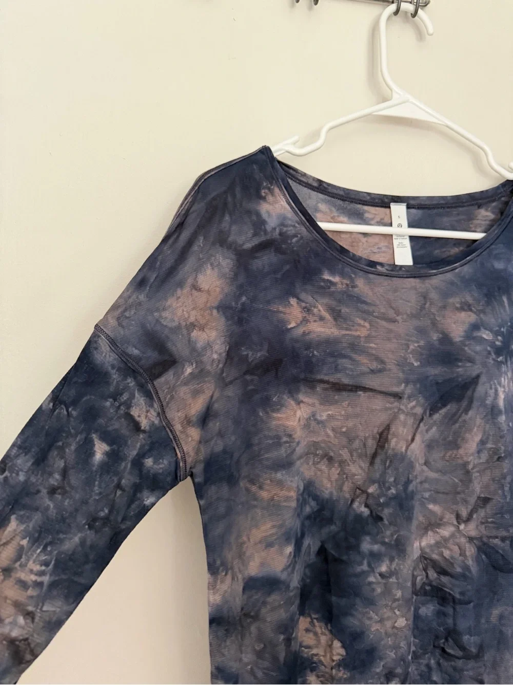 Lululemon To the point women’s long sleeve mist spray tie dye size 6 shirt